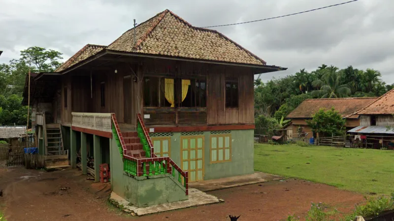 Tiled Multiple Window Houses